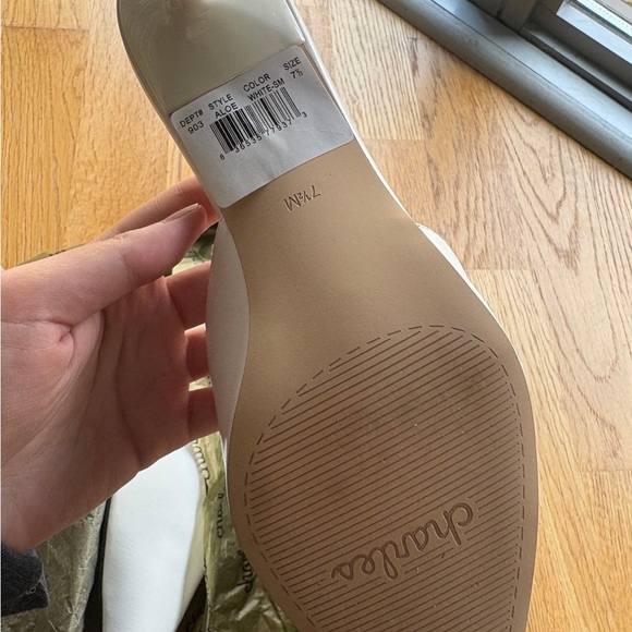 Charles David Cream Mules with Unique Heel size 7.5 - Picture 4 of 5